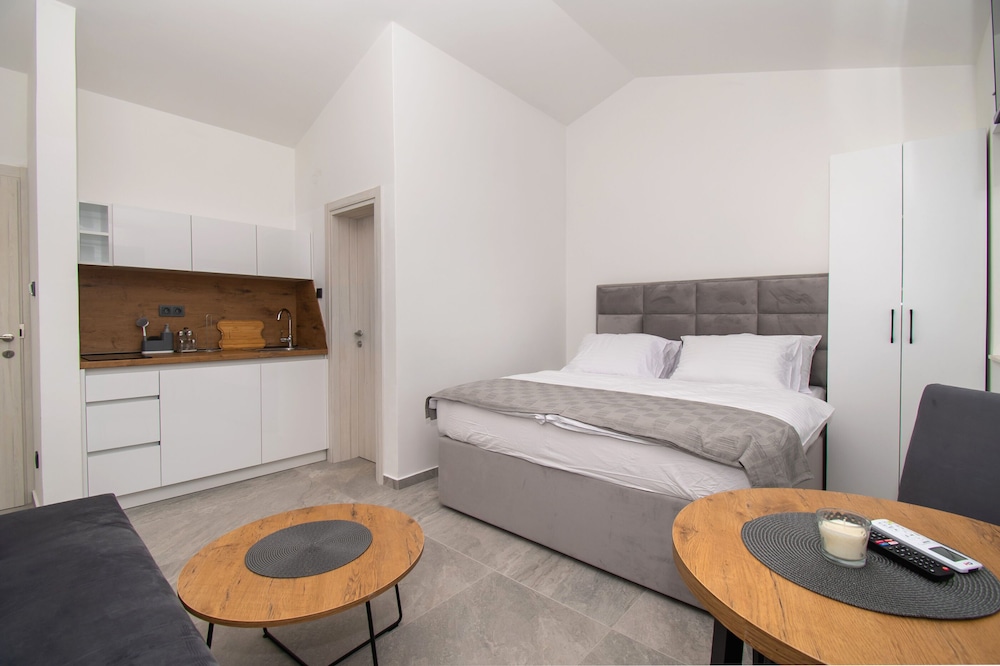 Apartment (A4)