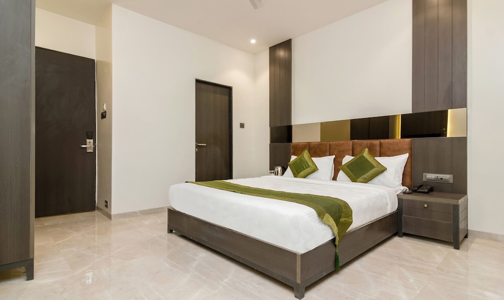 Deluxe Room - Photo 2