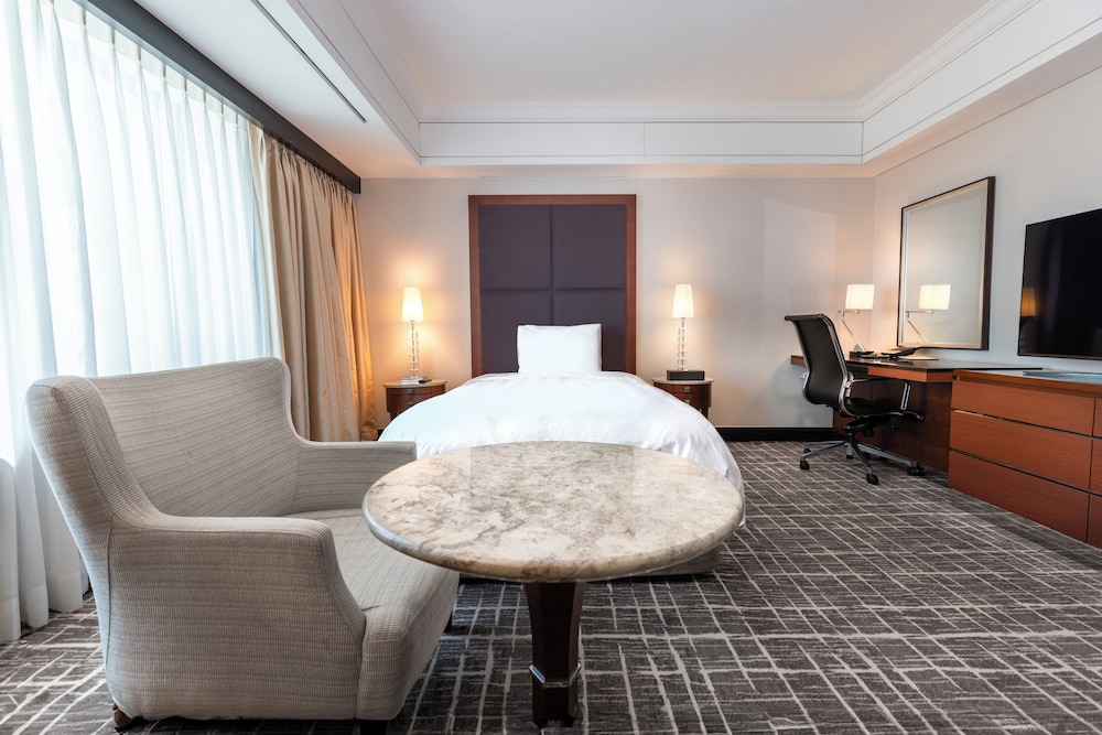Junior Suite Family Twin (Fitness, Sauna, Swimming Pool Access For 2)