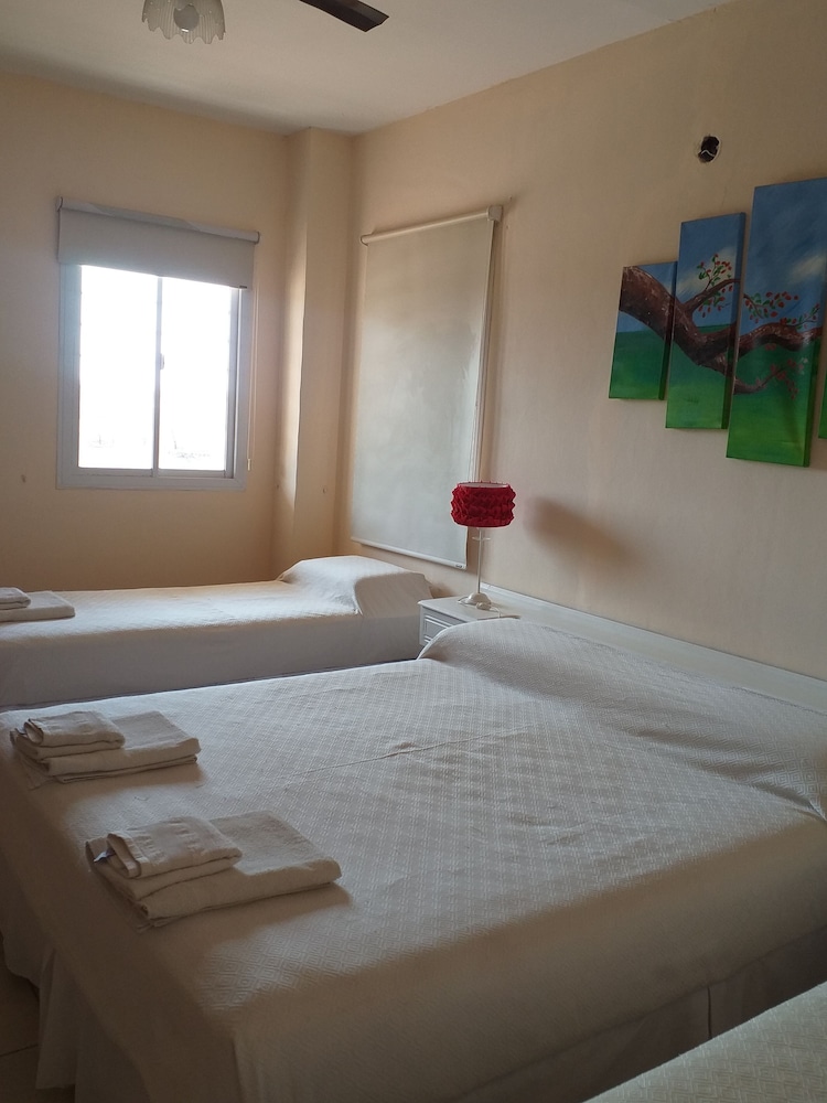 Standard Quadruple Room, 1 Bedroom, Non Smoking, Private Bathroom (Lirios) photo 3