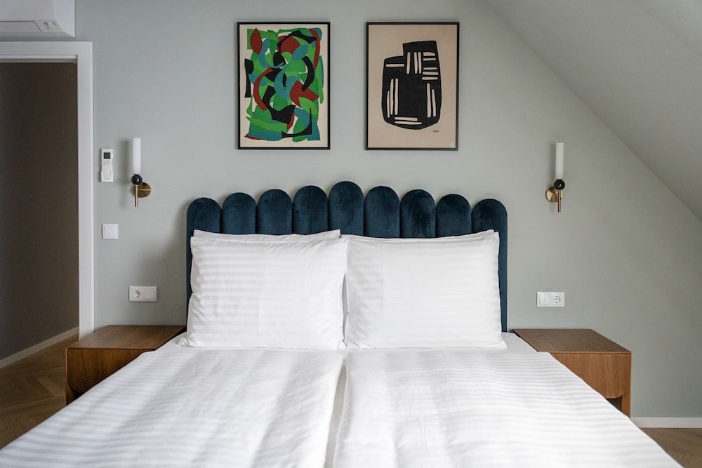 XL 2 Bedroom Apartment with AC