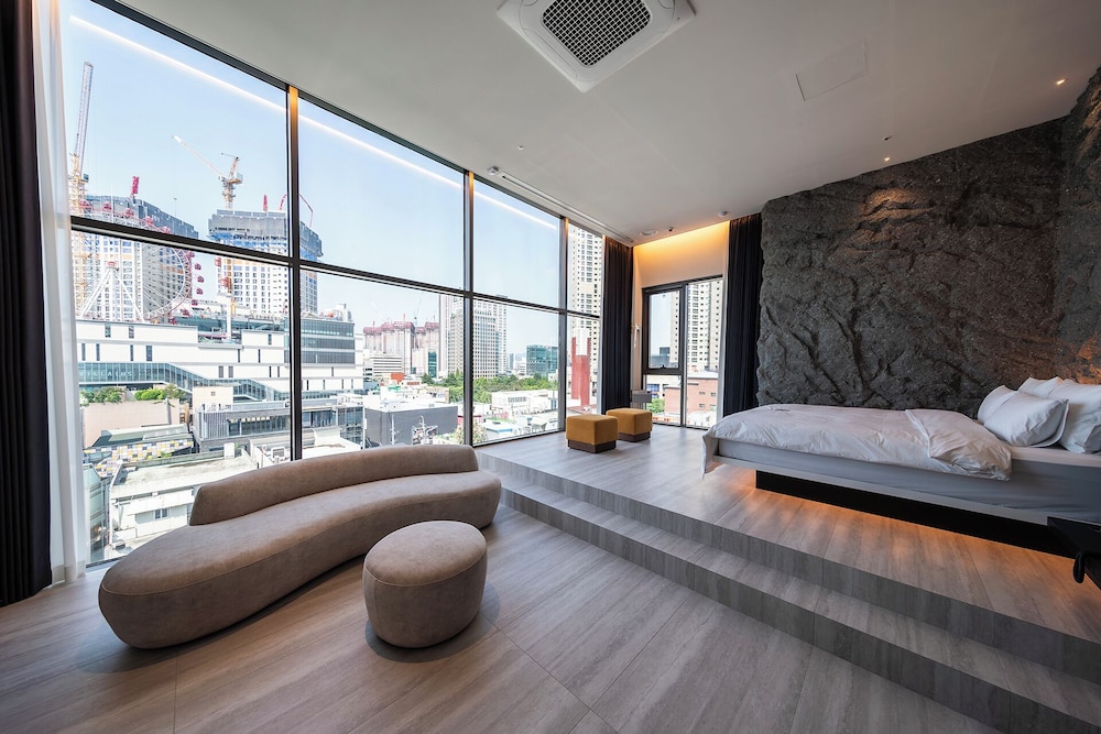 AU VIP, City View photo 1