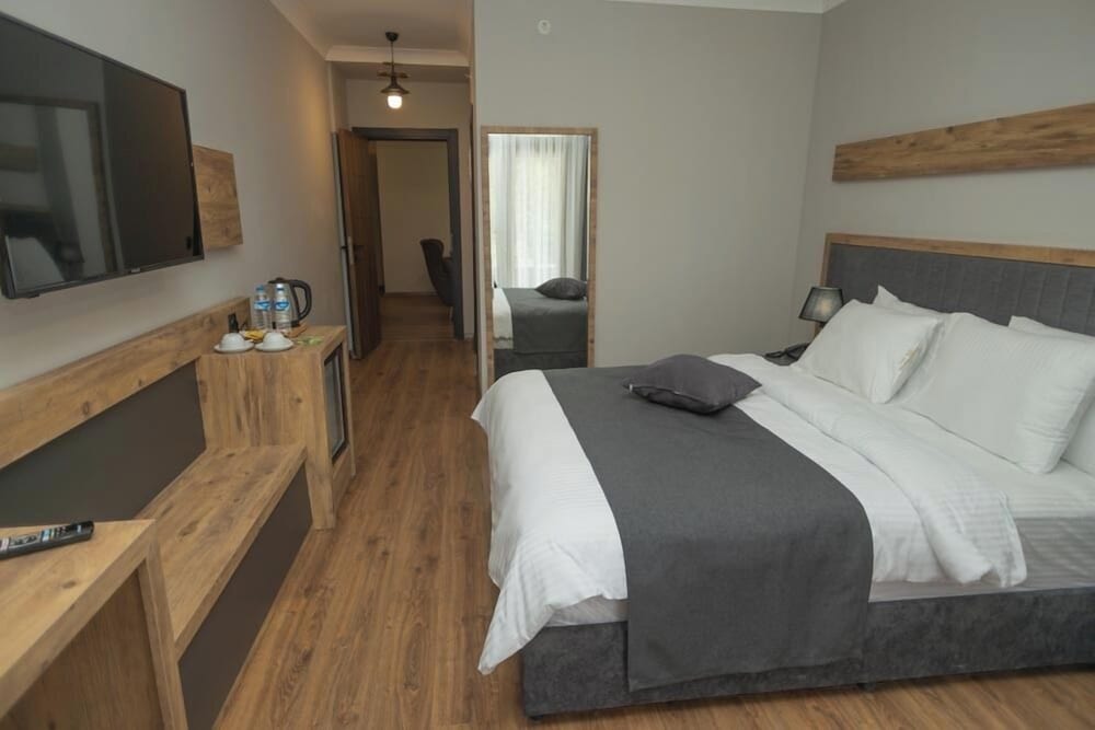 Standard Room, Lake View - Photo 1