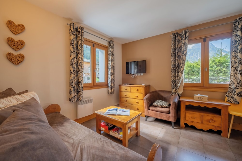 Family Apartment, Multiple Bedrooms (Vallorcine Balme 06 Ski In / Ski Out) Family Apartment, Multiple Bedrooms (Vallorcine Balme 06 Ski In / Ski Out)