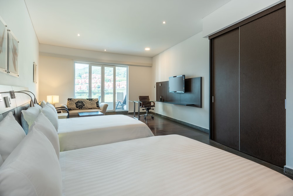 Luxury Suite, 2 Double Beds, Balcony - Photo 4