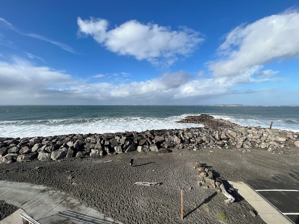 Cottage, Bay View, Oceanfront