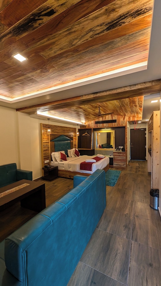 Executive Room - Photo 3