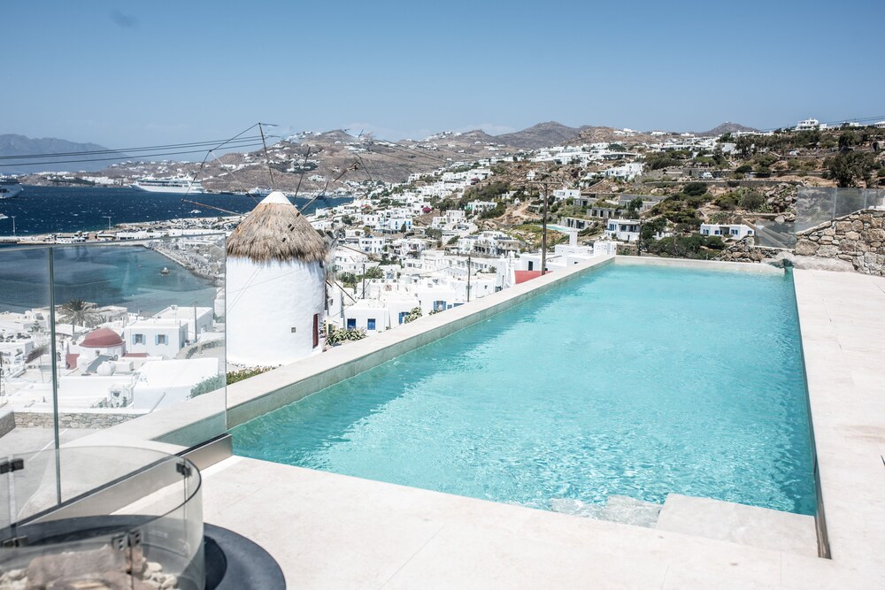 Suite with Private Pool - Photo 7