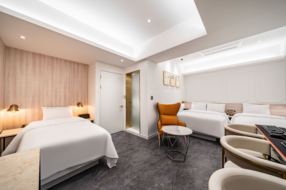 Luxury Triple Room, Multiple Beds