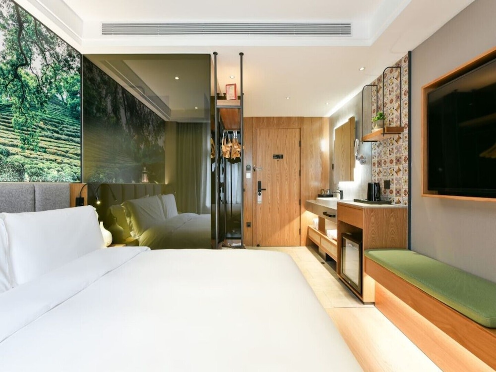 Superior Double Room, City View