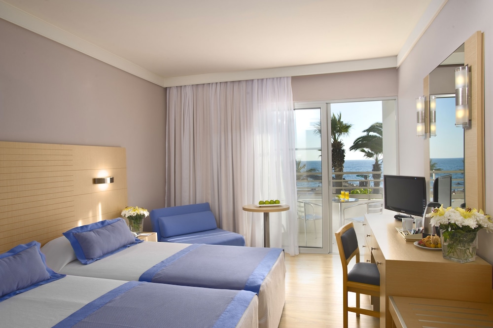 Double or Twin Room, Sea View - Photo 1