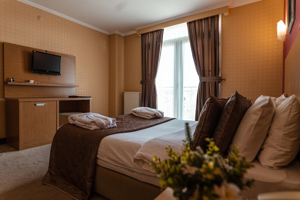 Standard Double or Twin Room photo 3