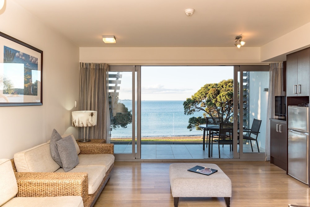 Premium Room, 1 Bedroom thumbnail 5