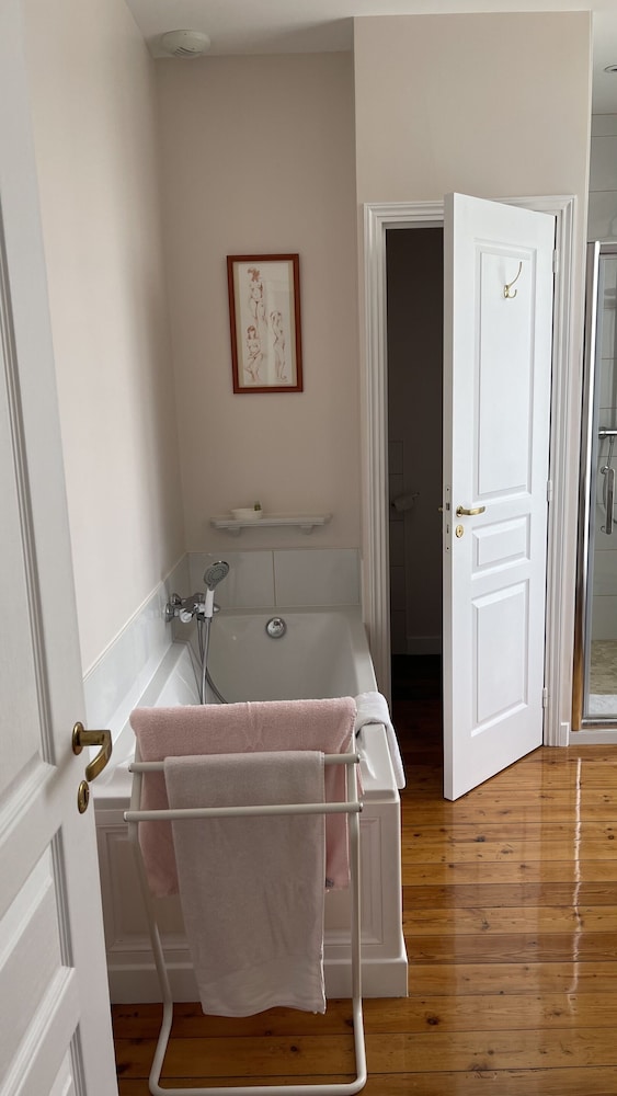 Deluxe Double Room, Private Bathroom (Chambre Bleue) photo 2