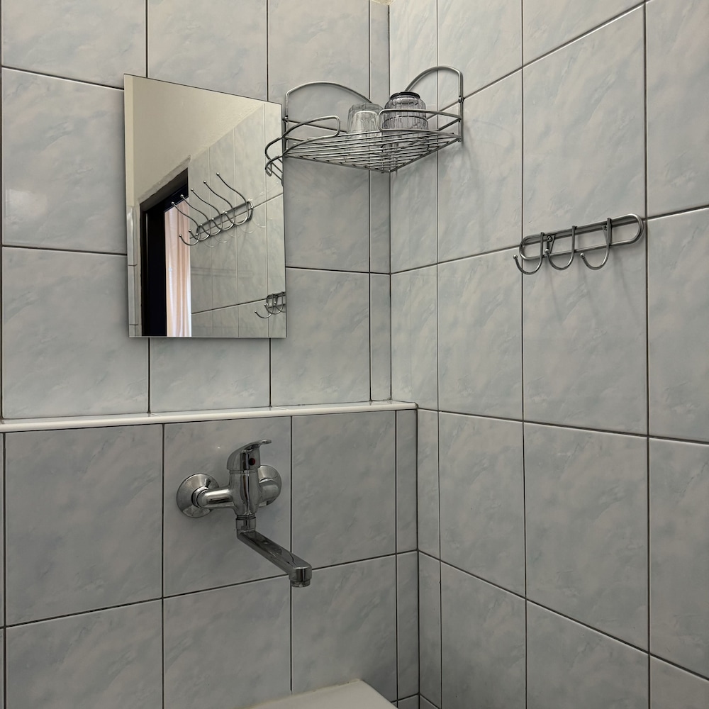 Basic Room - Photo 9