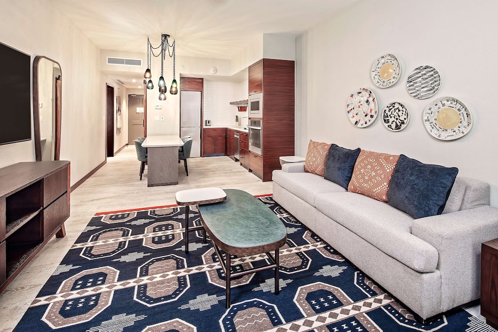 1 Bedroom 1 King Oceanfront Suite with Sofabed - Photo 5