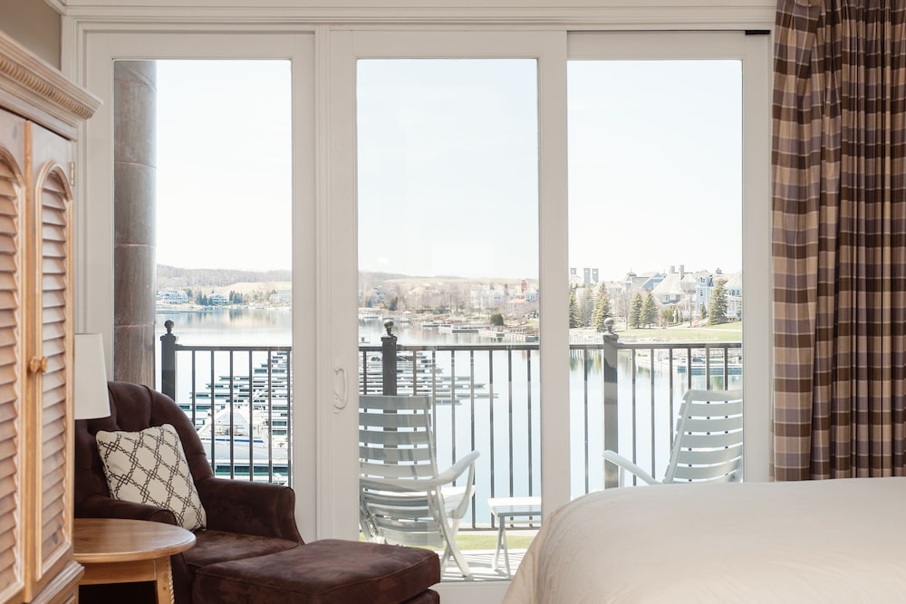 Standard Suite, 1 Bedroom photo 3