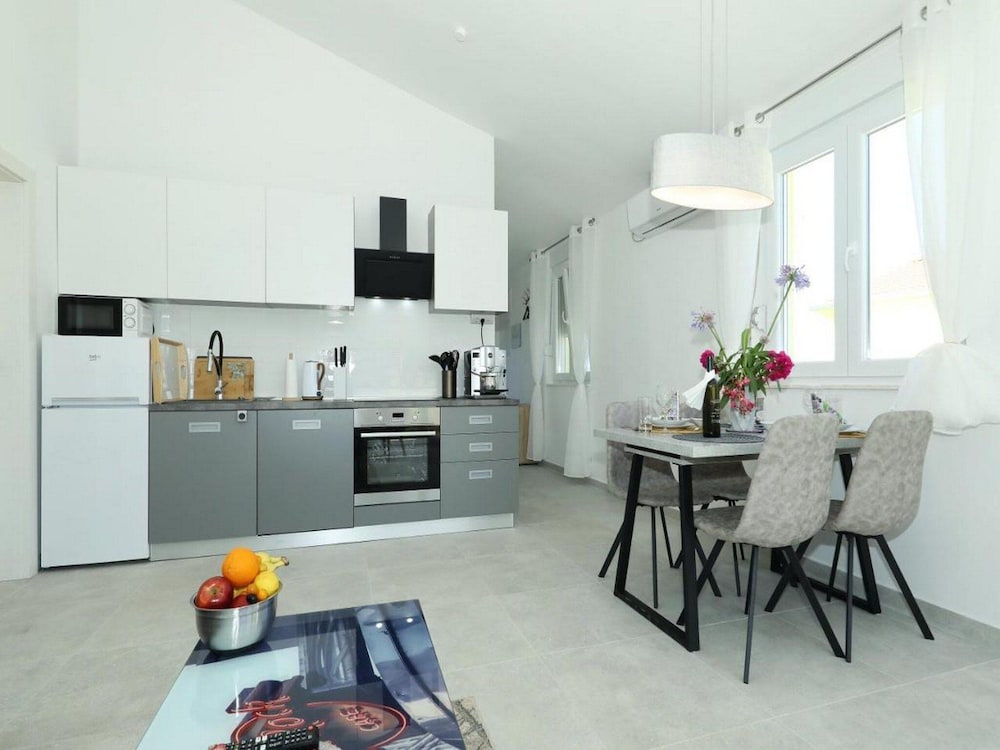 Apartment (One Bedroom Apartment with Balcony) photo 3