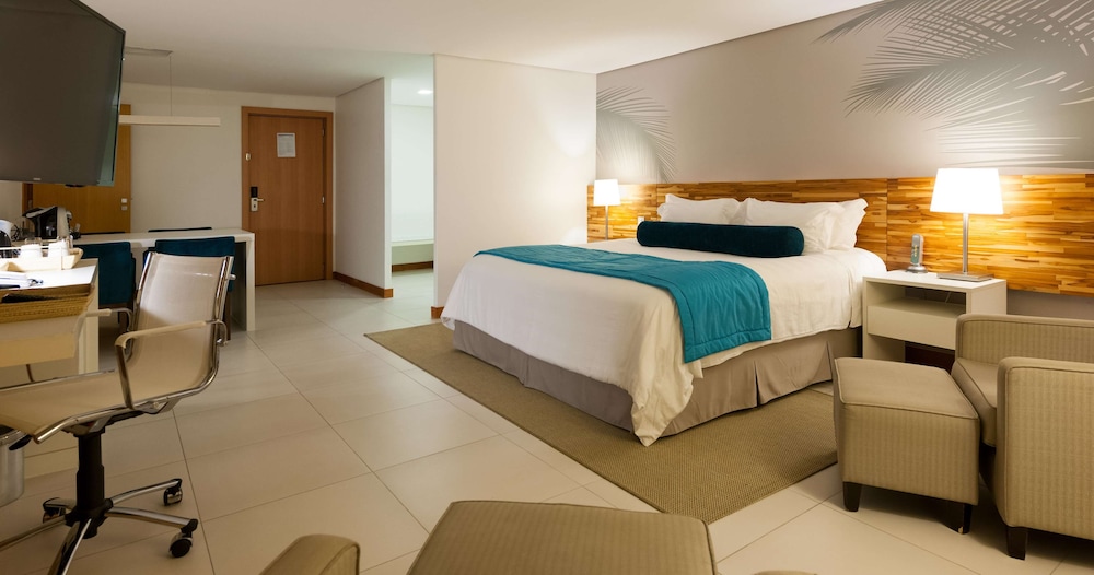Suite, 1 King Bed, Non Smoking, Balcony (Living Room) thumbnail 5