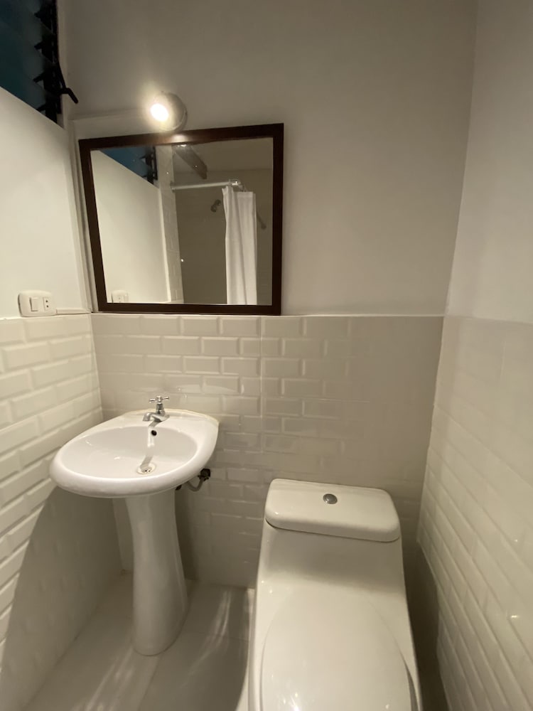 Twin Room, 2 Twin Beds, Private Bathroom photo 3