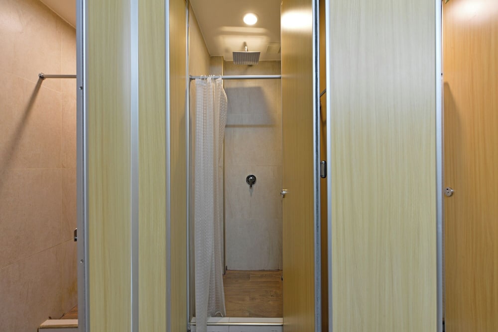 Loft Studio (Shared Bathroom) photo 3