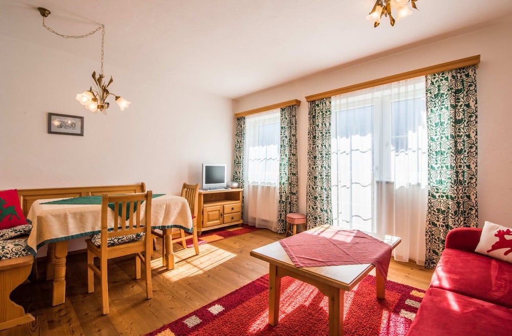 Apartment ("Sunnseitn" (Sunny Side))
