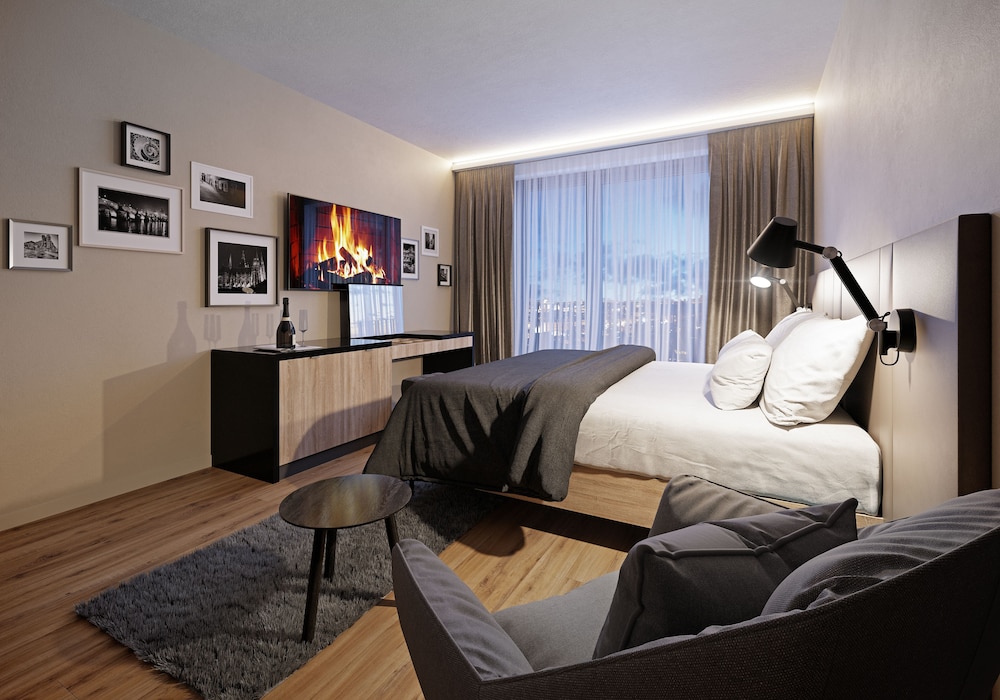 Superior Room, Balcony (Deluxe) photo 1