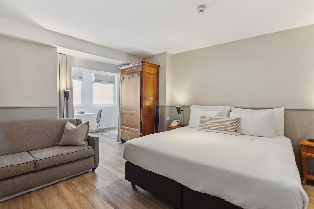 Junior Studio Suite