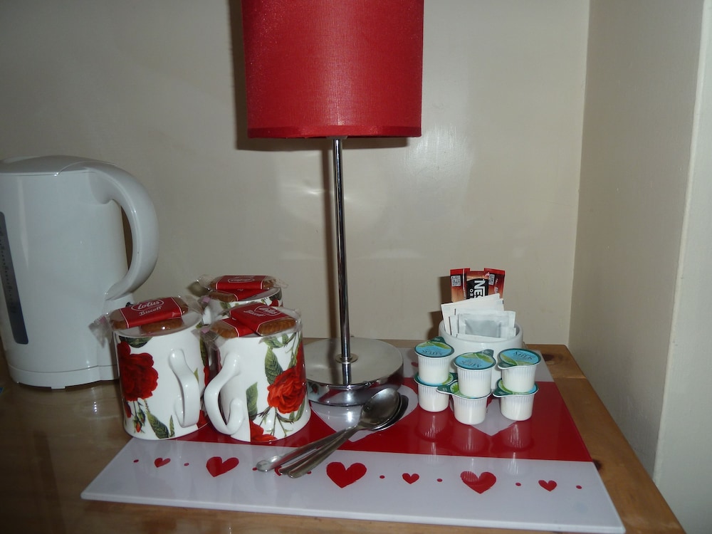 Red Room photo 2