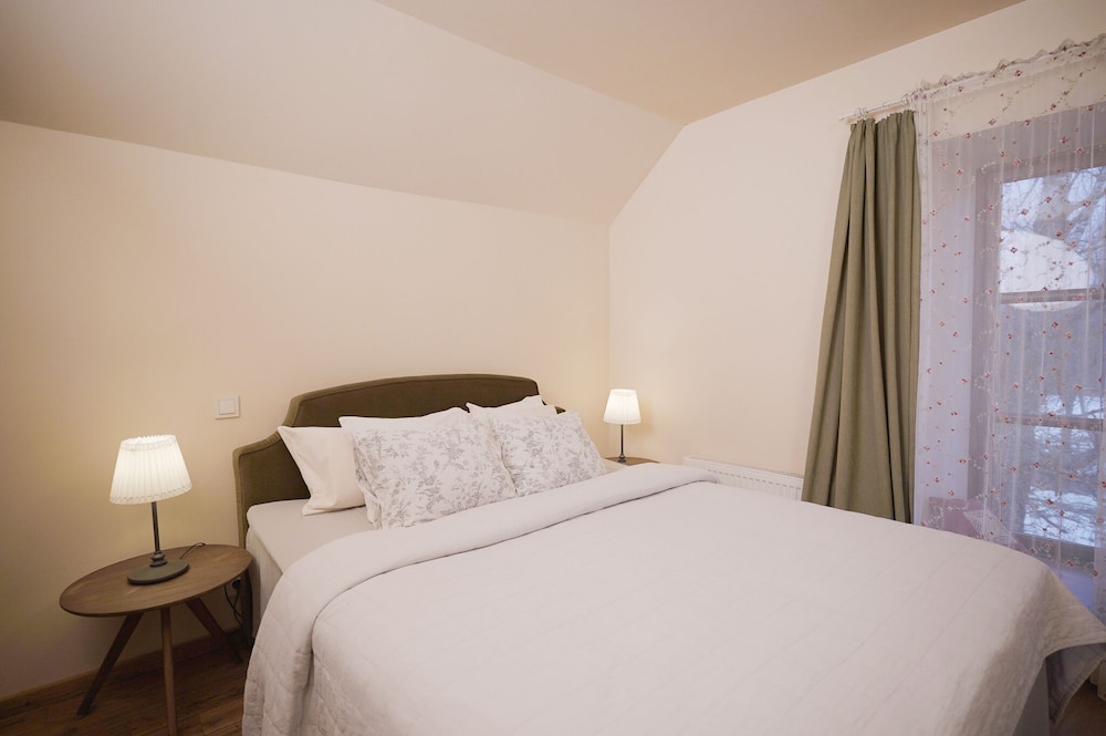Family Suite, 2 Bedrooms, Non Smoking, Garden View photo 3