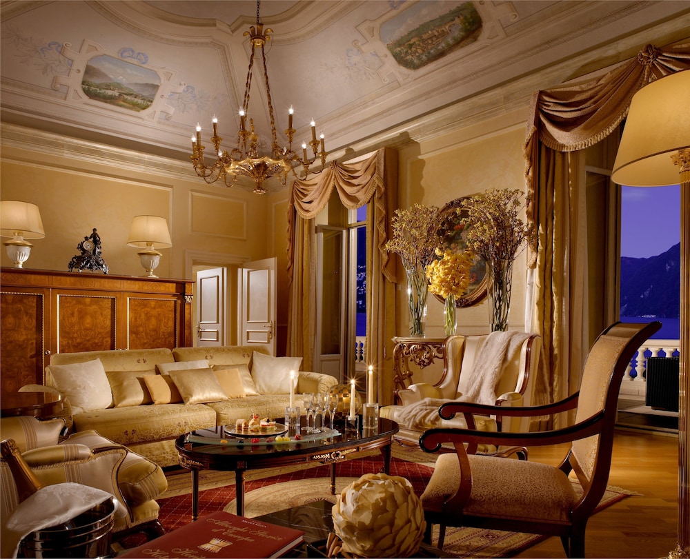 Suite Palace, Lake View - Photo 1