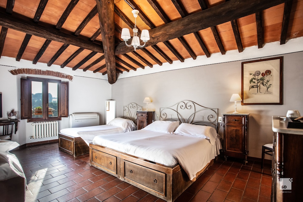 Deluxe Quadruple Room, 1 Bedroom, Hill View, Tower photo 1