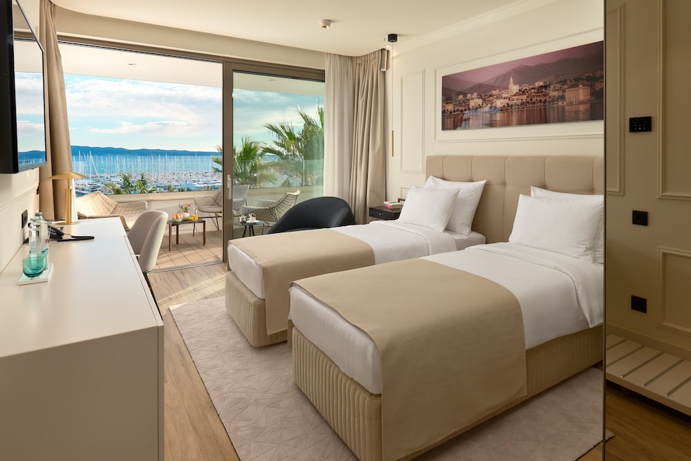 Premium Room - Photo 1