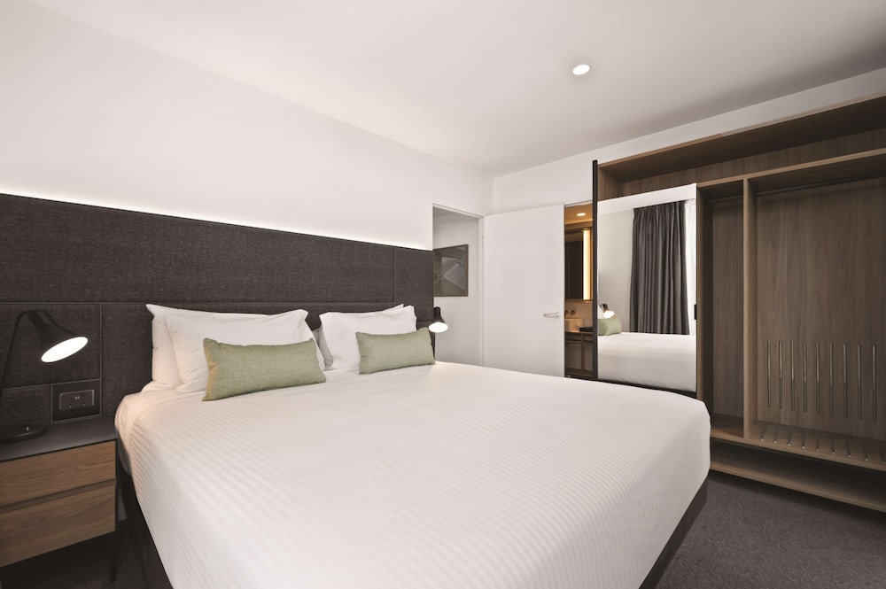 Yarra Riverview Family Room