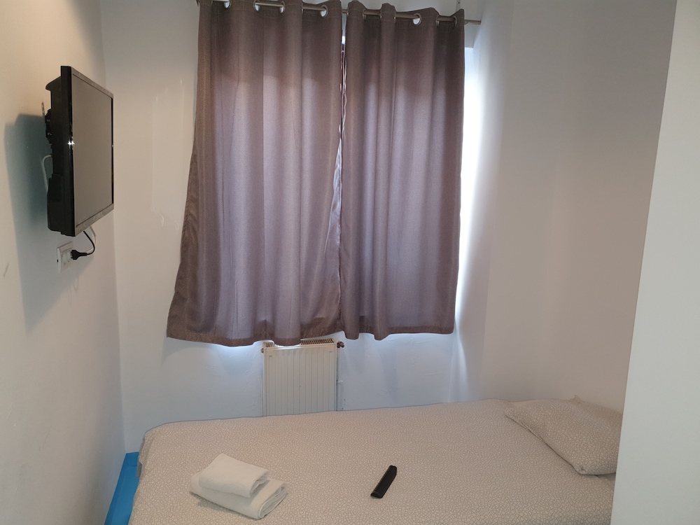 Basic Single Room photo 2