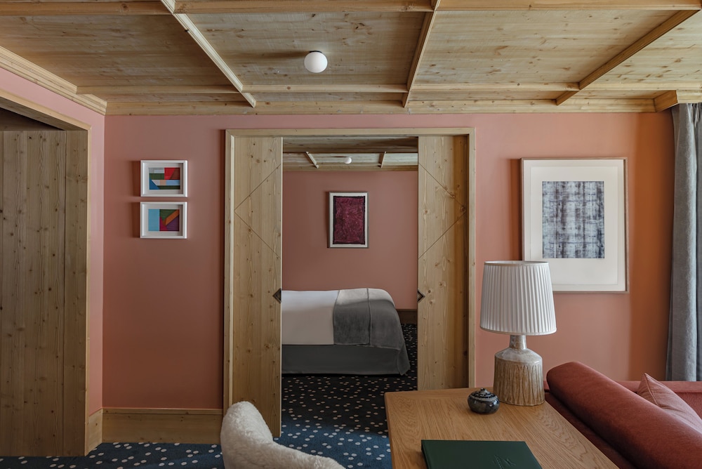 Deluxe Suite