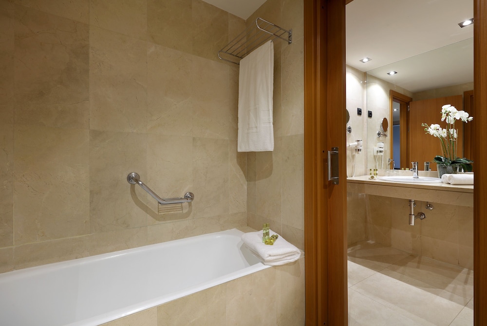 Triple Room (3 Adults) photo 2