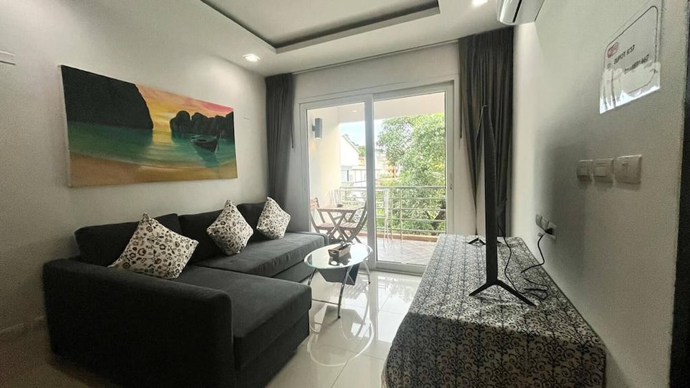 Condo, 2 Bedrooms, Accessible, Balcony