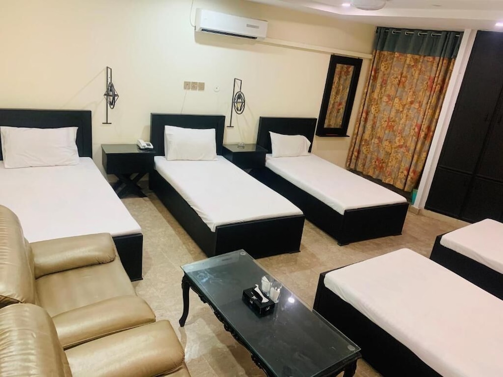 Deluxe Triple Room, City View