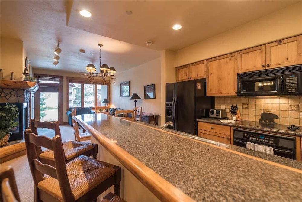 Condo, 1 King Bed with Sofa bed (2112 Timberline Lodge, Trappeur's Cro) photo 2