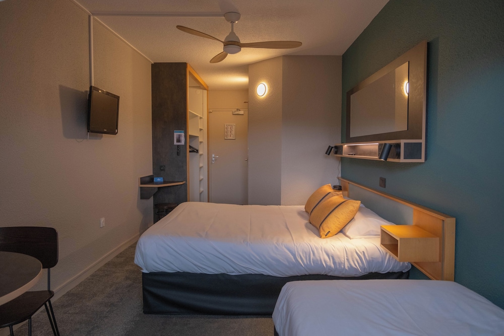 Standard Triple Room photo 2