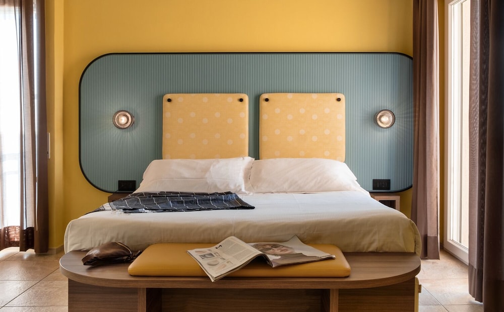 Deluxe Double or Twin Room, Beachfront photo 1