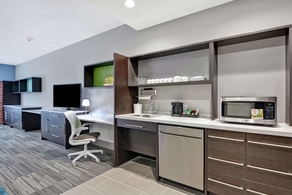 Studio, 2 Queen Beds, Accessible (Roll-In Shower) - Photo 1