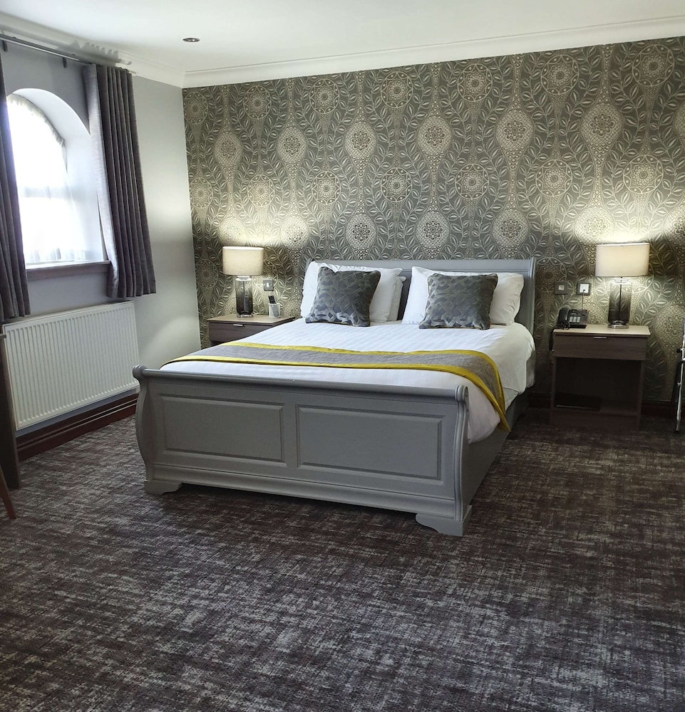 Suite, 1 Queen Bed, Non Smoking, Jetted Tub photo 3