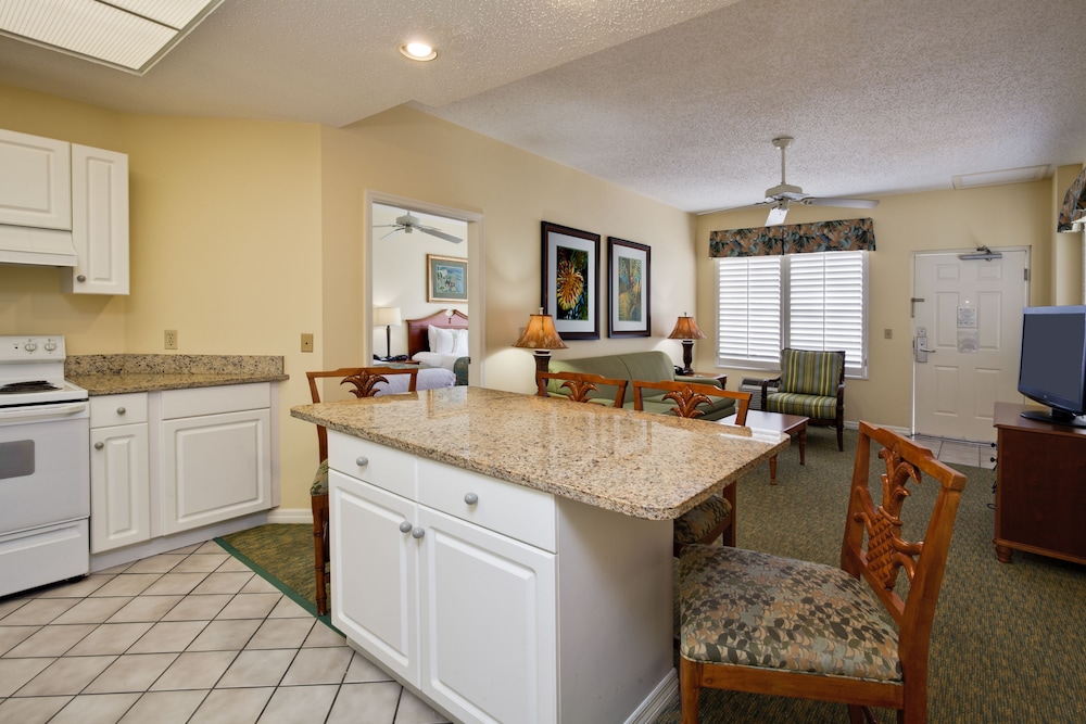 Suite, 1 Bedroom, Marina View - Photo 2