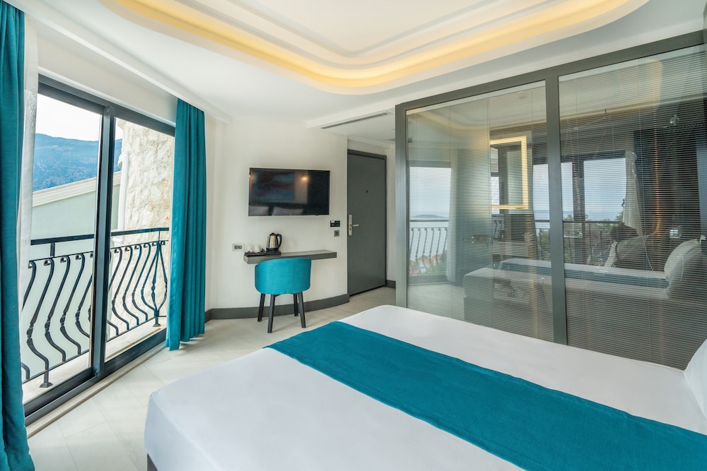 Deluxe Room, Sea View - Photo 3