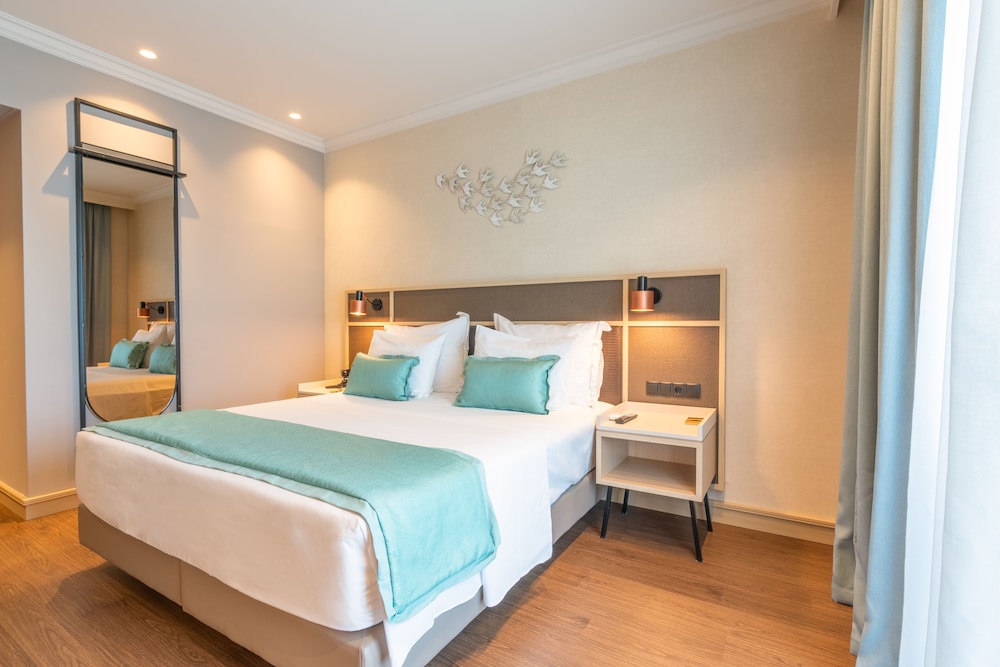 Superior Double Room, Sea View - Photo 4