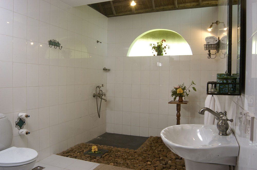 Elegant Cottage - Photo 14