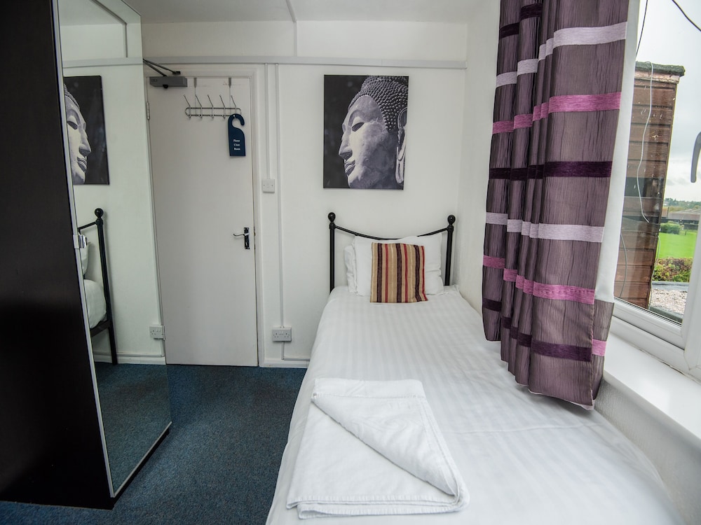 Standard Single Room, 1 Twin Bed (Shared) photo 2