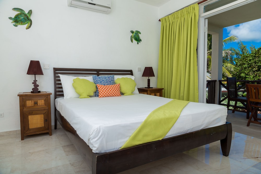 Signature Studio, 1 Queen Bed, Ocean View